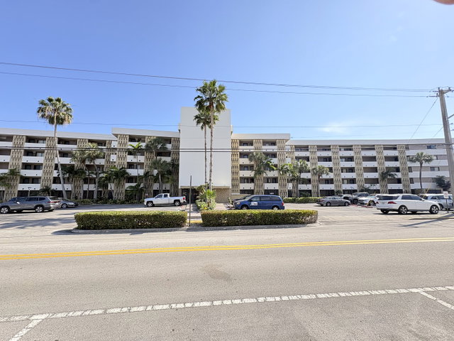 The Yacht Club Condo photo 2
